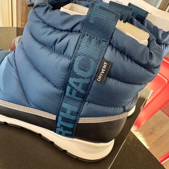 NIB - THE NORTH FACE Kids' Thermoball Pull-on Wp Boot  -  SZ 7 big kid - Picture 9 of 15